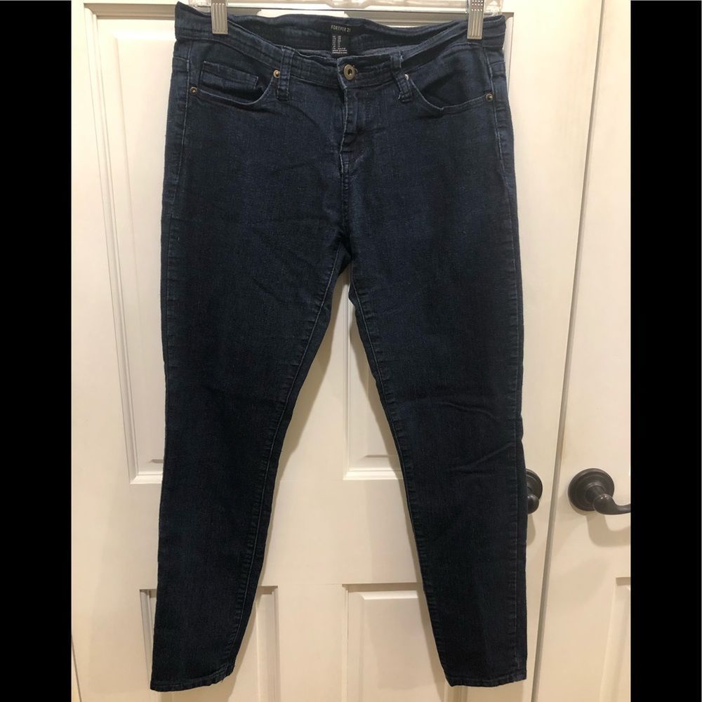 ✨5 for $25! ✨ Forever 21 jeans. Size 28.